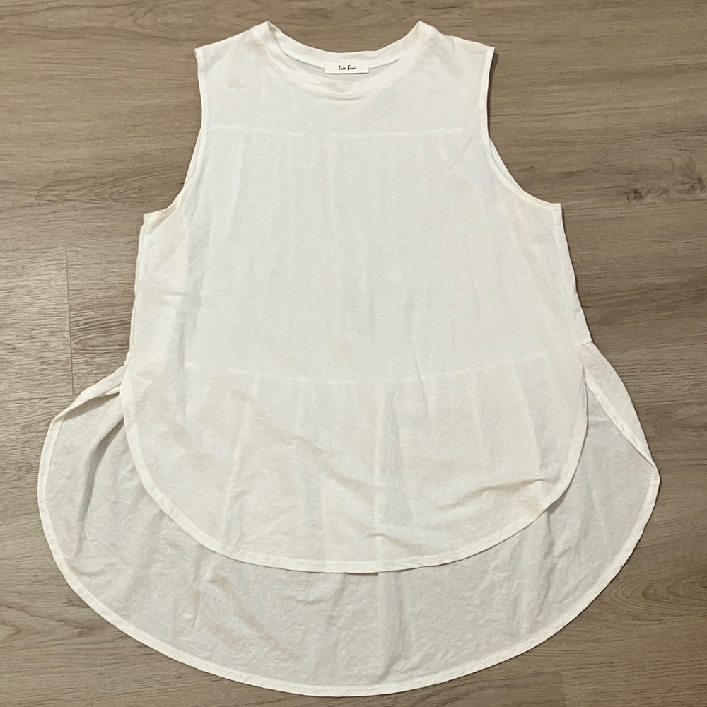 Tres Bien White Sleeveless Tank Top